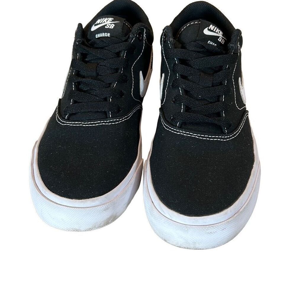 Nike SB Charge Sizeโ6.5Y Black Canvas Sneakers